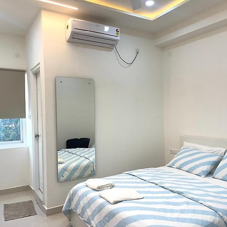 Neocon Suites Hyderabad Exterior photo
